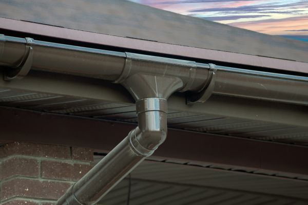 Building Gutter Installation in Longview