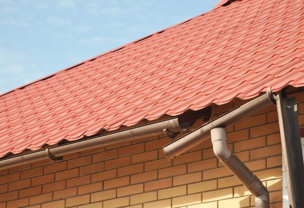 Loose Gutter Repair in Longview